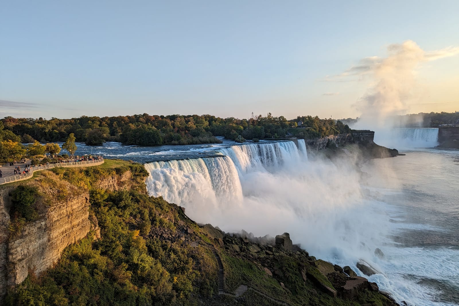 Cleveland, Niagara Falls, Toronto und Detroit